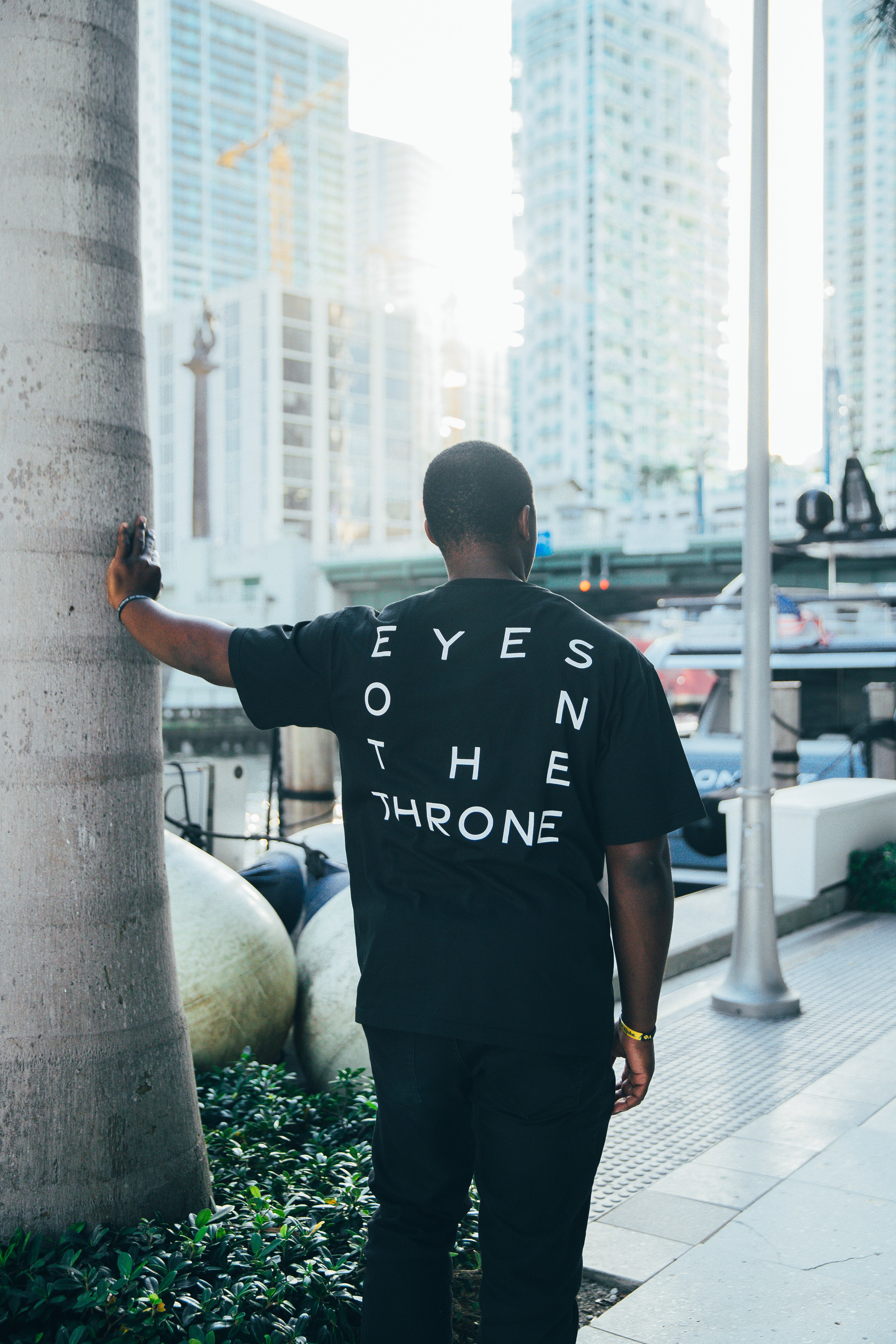 EYES ON THE THRONE TEE